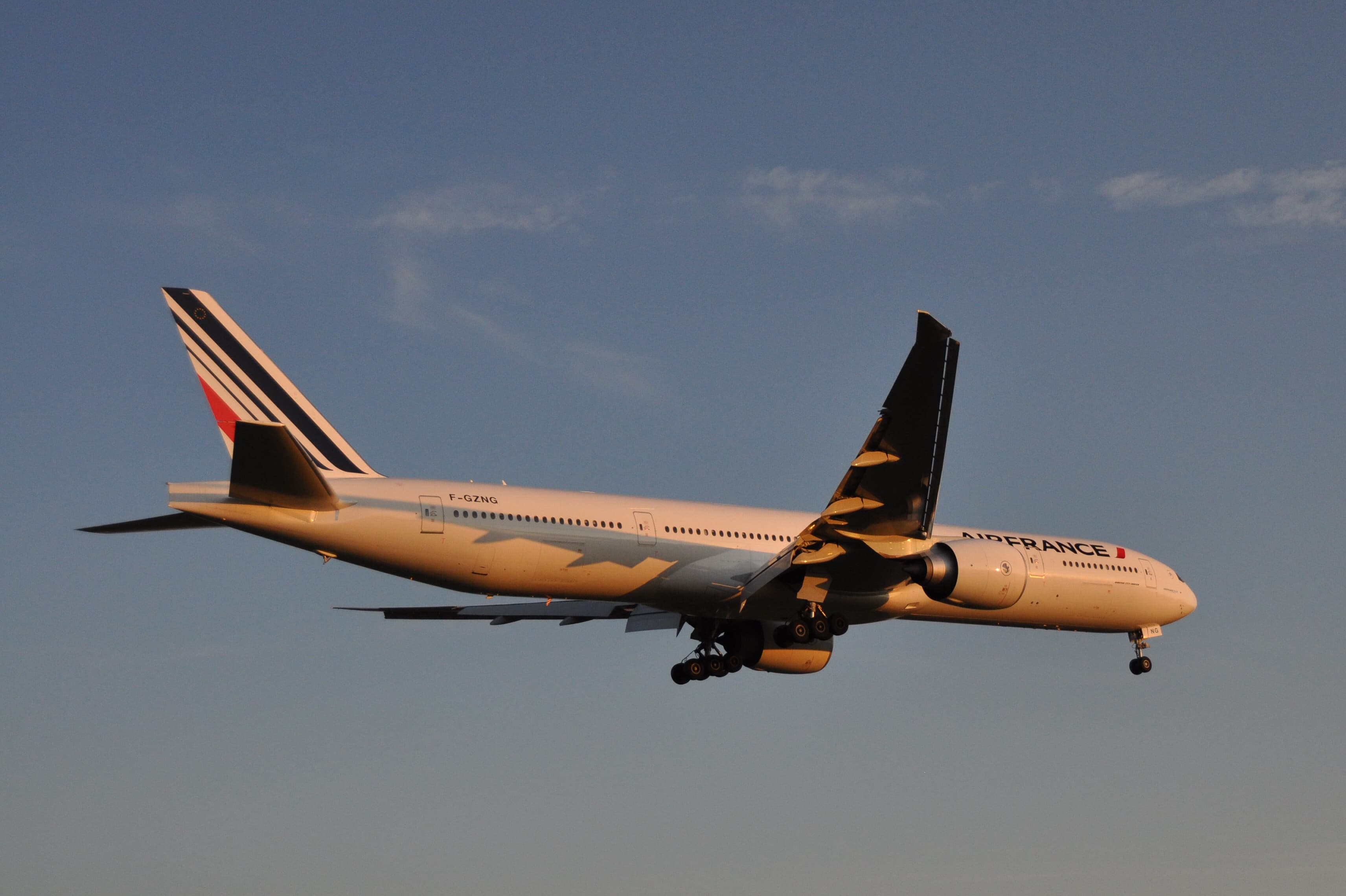 Air France Boeing 777-300ER approaching Montreal-Trudeau in September 2009.