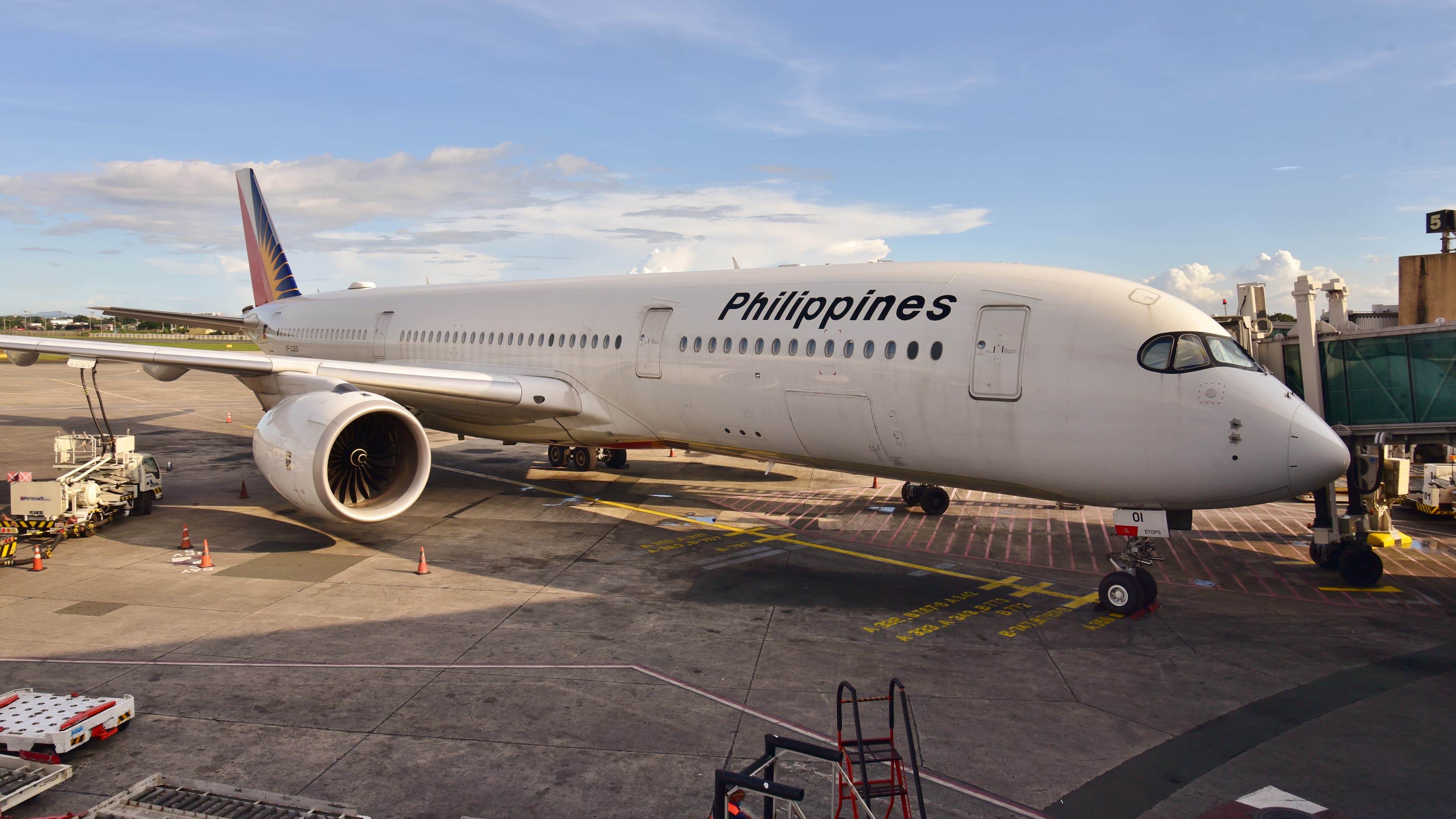 Airbus A350 Philippine Airlines RP-C3501 à Manille, octobre 2023.