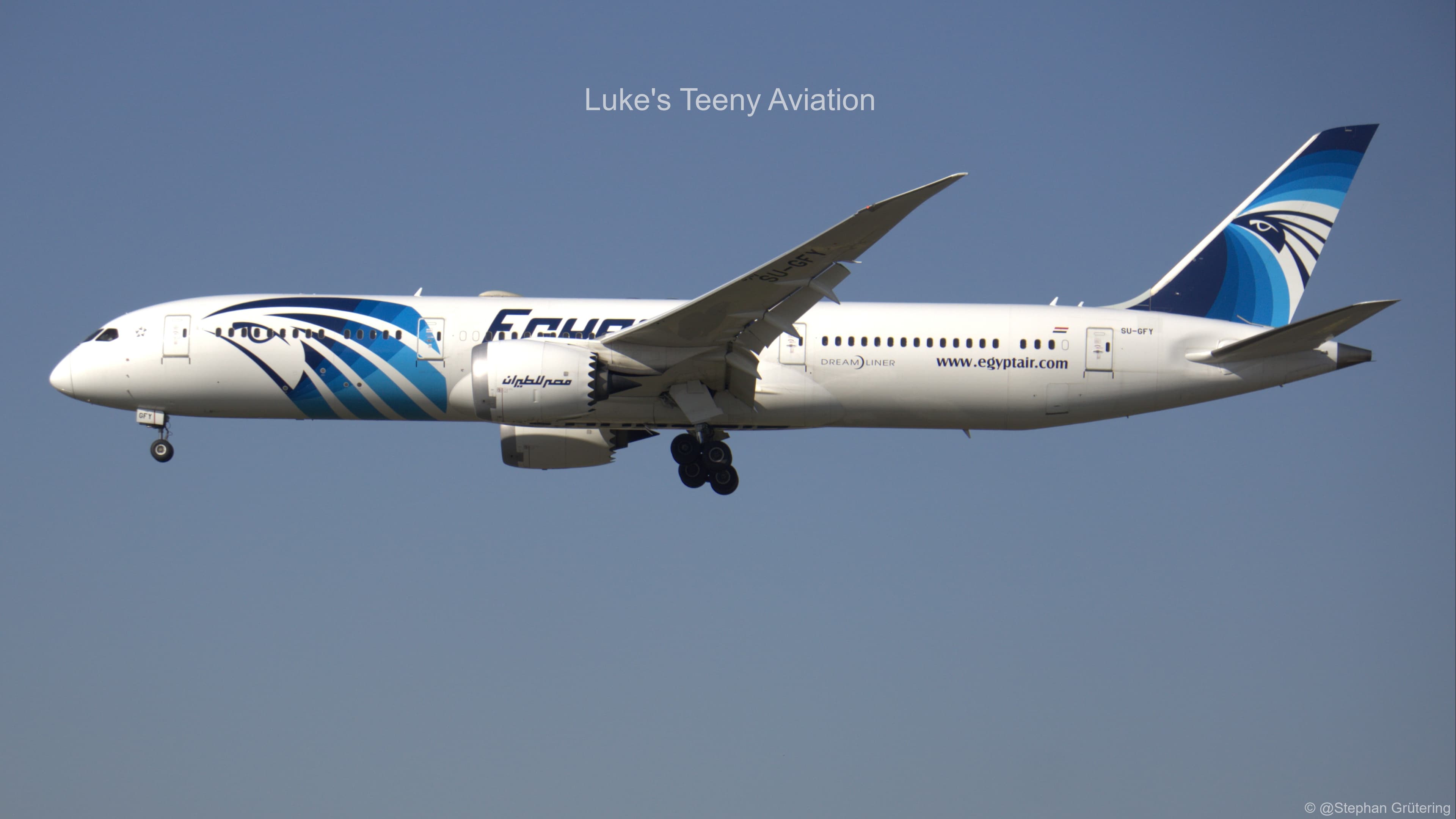 Boeing 787-9 d’EgyptAir en approche.