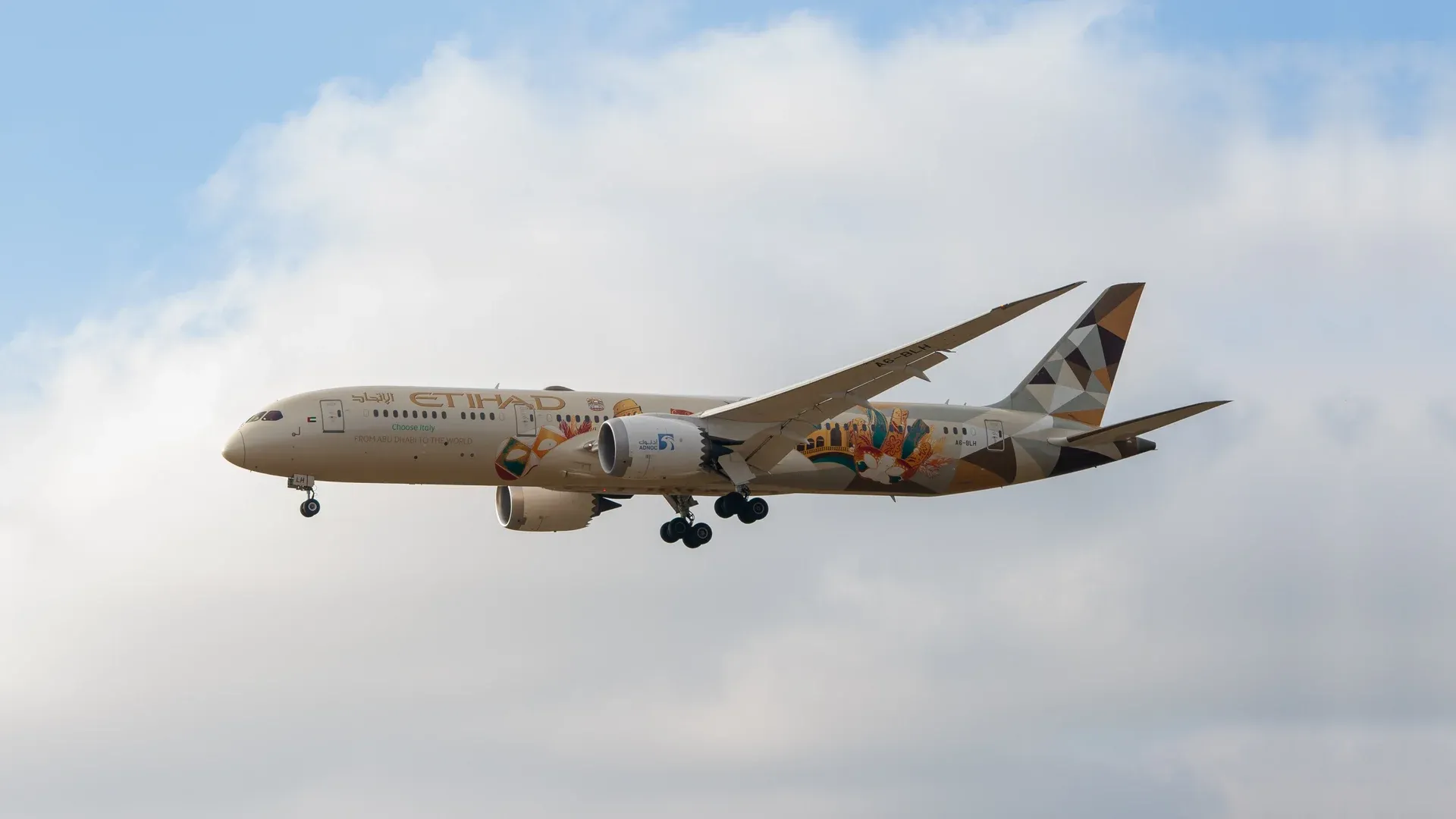 Etihad Launches the First Nonstop Calgary-Abu Dhabi Flight, 4 Times a Week