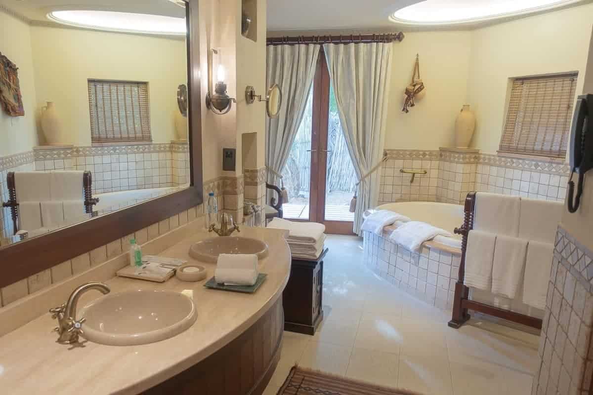 Avis&nbsp;: Al Maha, a Luxury Collection Desert Resort & Spa, Dubai - al maha bedouin suite 02