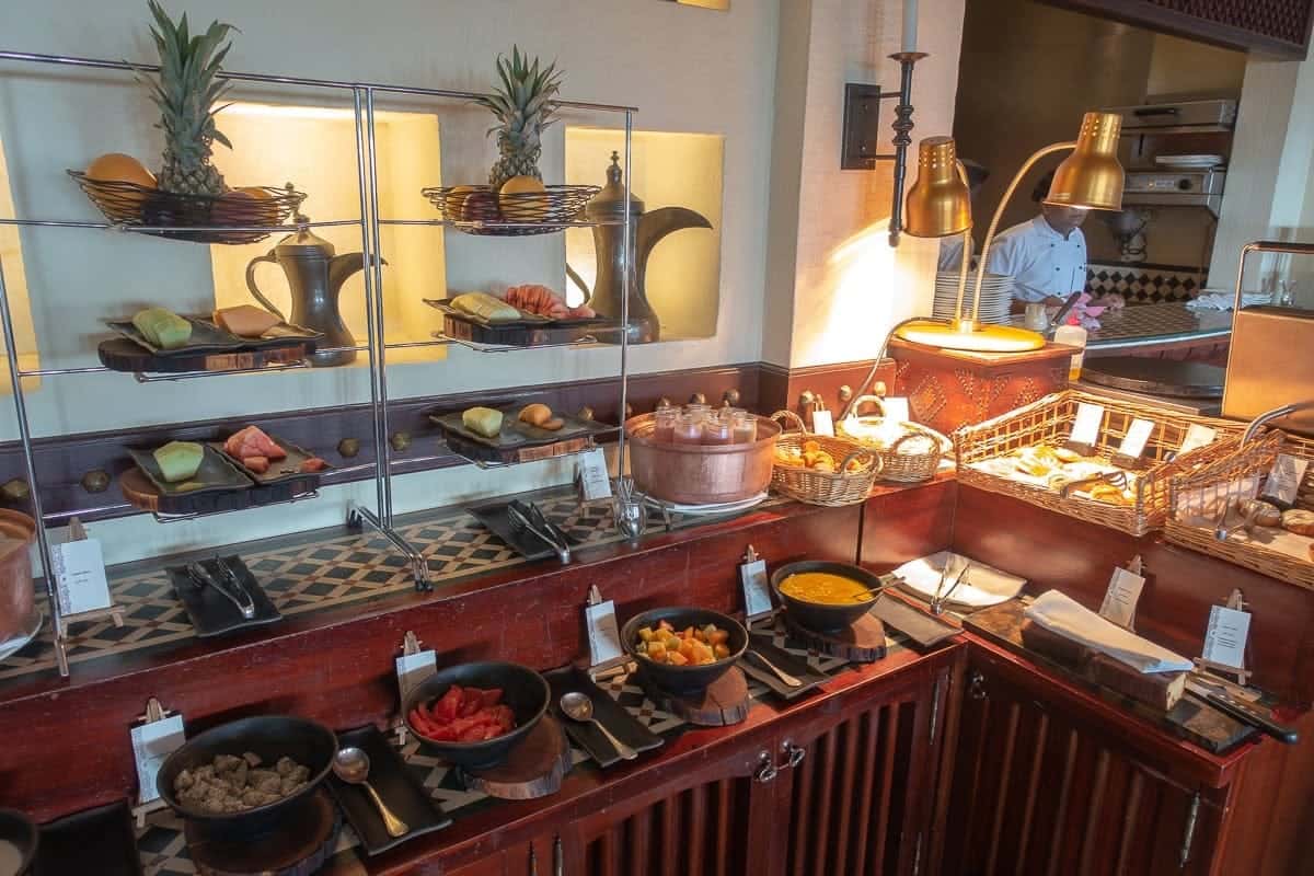 Avis&nbsp;: Al Maha, a Luxury Collection Desert Resort & Spa, Dubai - al maha restaurant petit dejeuner 08