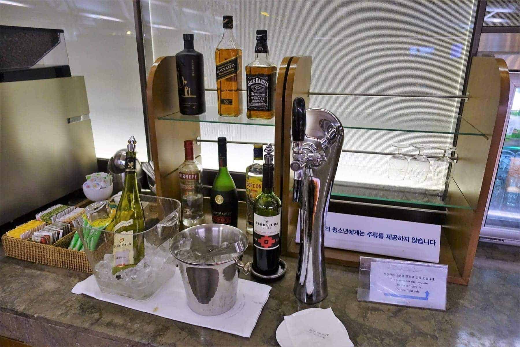 asiana airlines business class lounge
