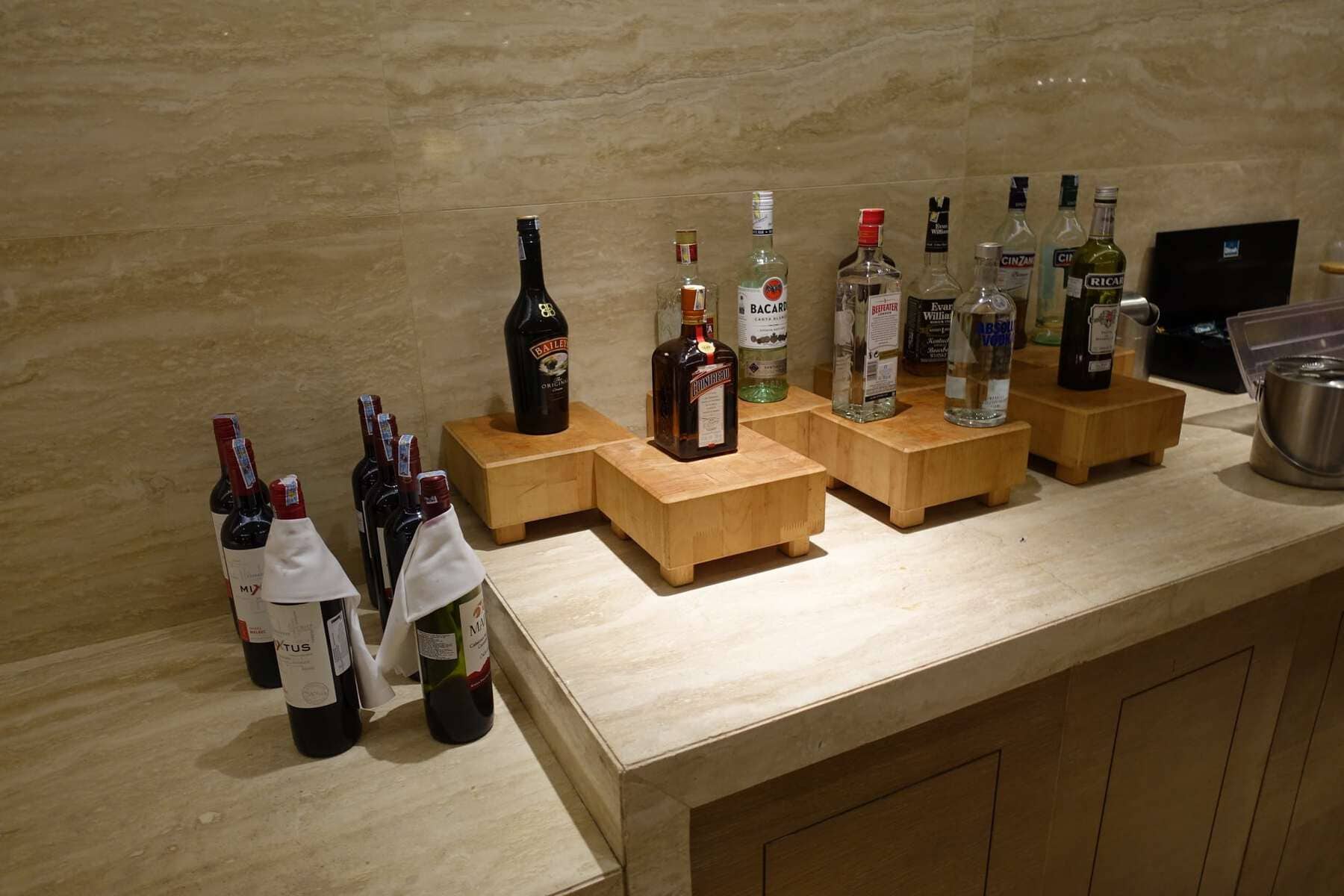 jwmarriott hanoi lounge 09