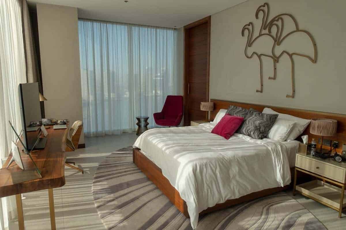 Review: The St. Regis, Downtown Dubai (formerly Renaissance) | Marriott Bonvoy - renaissance downtown hotel dubai chambre 14