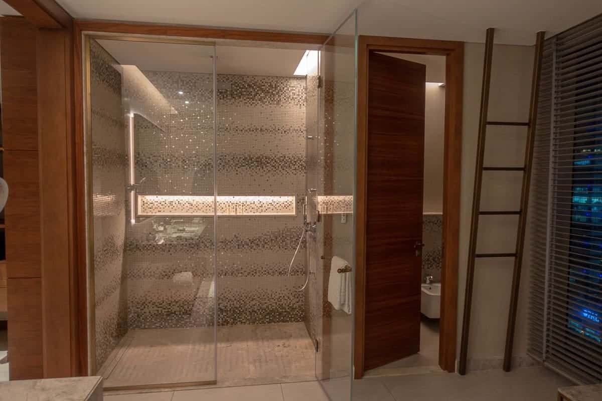 Review: The St. Regis, Downtown Dubai (formerly Renaissance) | Marriott Bonvoy - renaissance downtown hotel dubai chambre 21