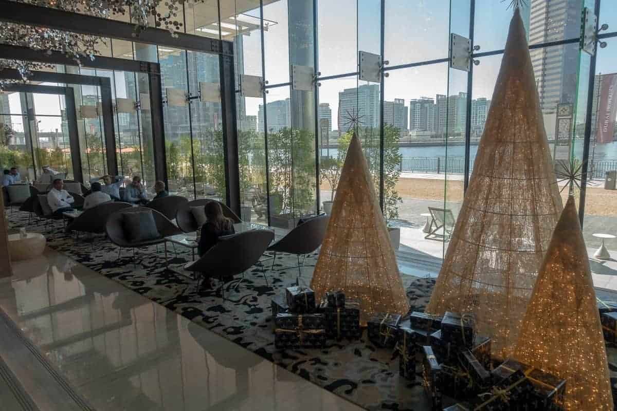 Review: The St. Regis, Downtown Dubai (formerly Renaissance) | Marriott Bonvoy - renaissance downtown hotel dubai lobby 08
