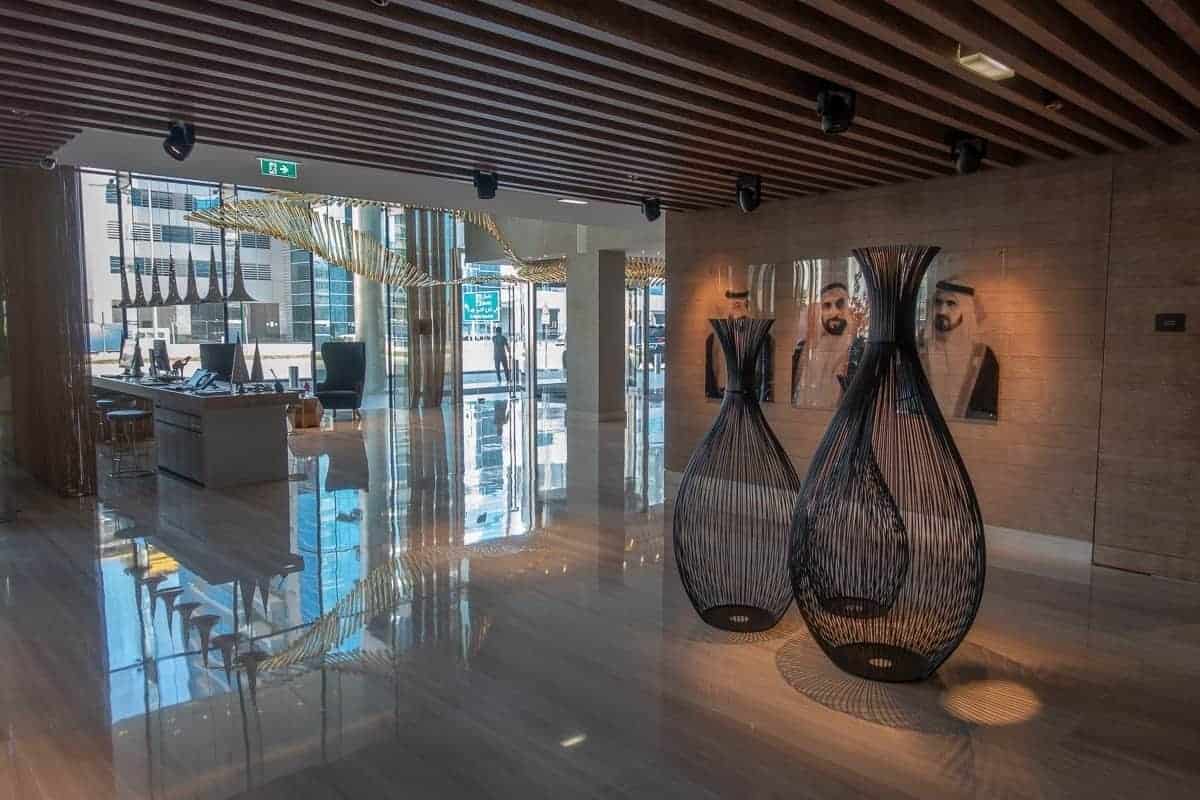 Review: The St. Regis, Downtown Dubai (formerly Renaissance) | Marriott Bonvoy - renaissance downtown hotel dubai lobby 09