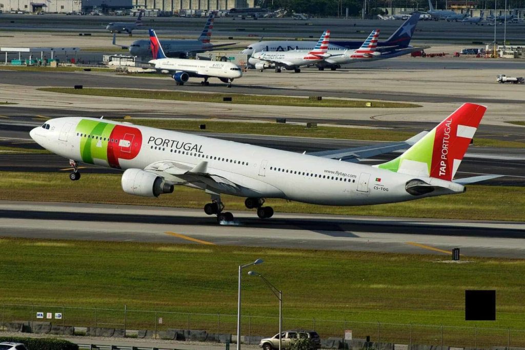 tap portugal airbus a330 300 cs tog 15638114367