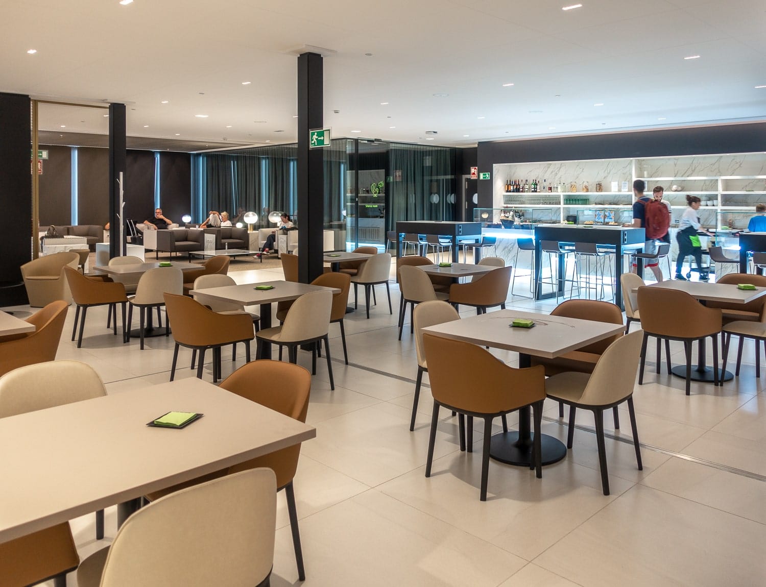 Review: The Sala VIP Canudas lounge at Barcelona Airport - BCN - Salon Priority Pass Barcelona SALA VIP CANUDAS 15