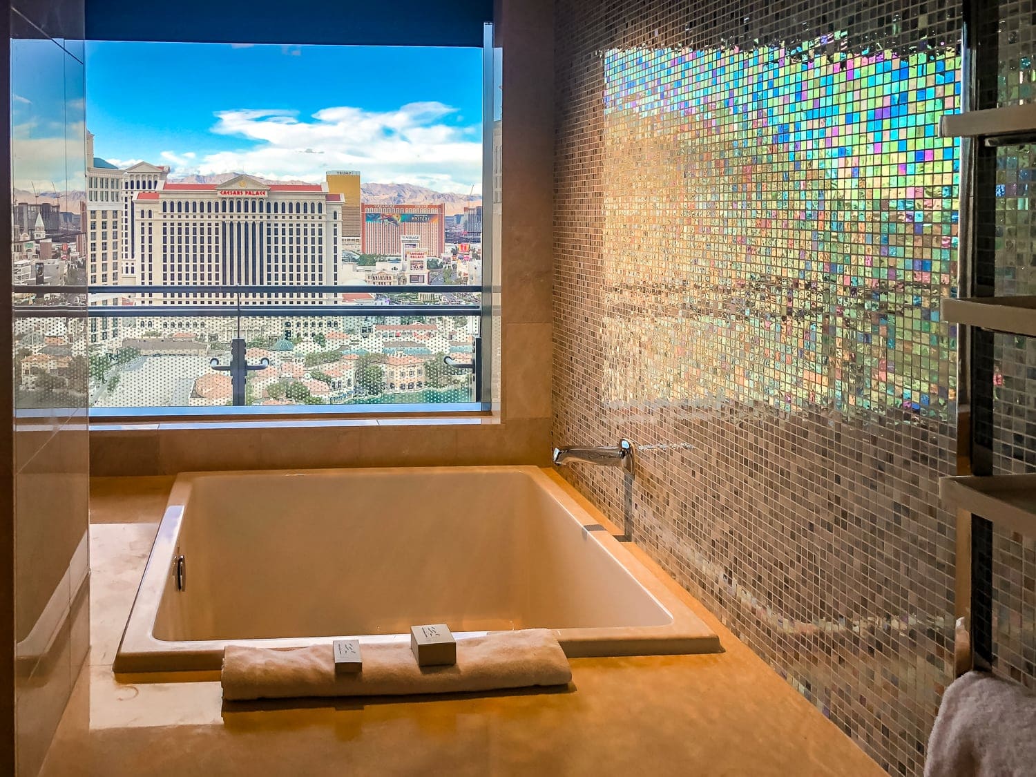 Offre PME&nbsp;: jusqu’à 120&nbsp;000 points avec la Carte de Platine Entreprise d’American Express - Marriott Bonvoy Cosmopolitan of Las Vegas Autograph Collection featured