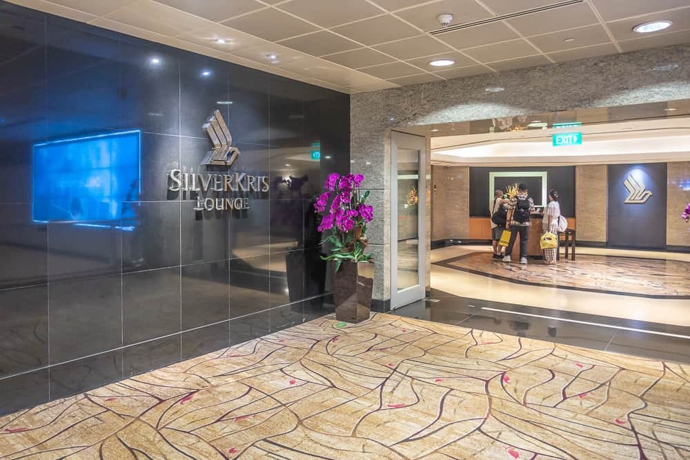 Singapore Airlines SilverKris Lounge SIN 06