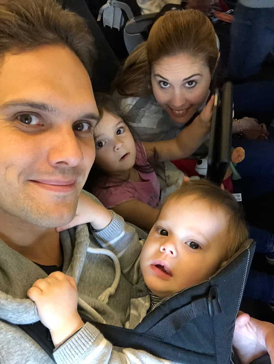 Guide&nbsp;: Mes astuces pour voyager en avion avec ou sans enfants - famille avion