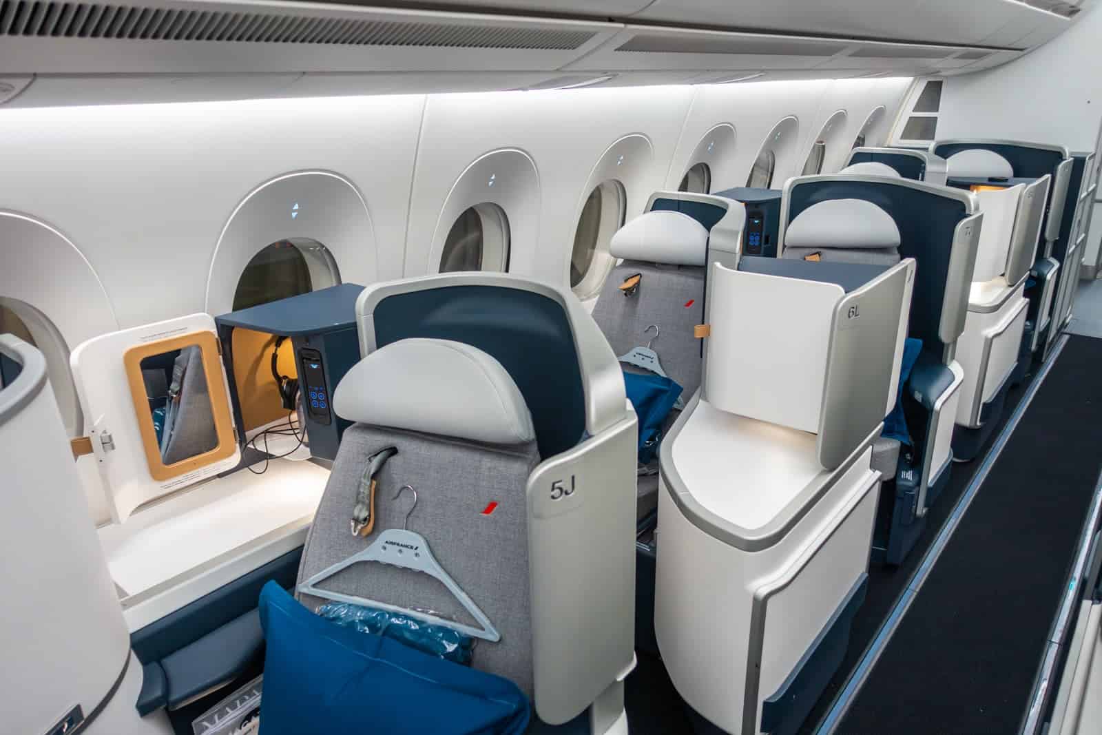 Air France Business Class Reviews and opinions - A350 - Toronto - Paris