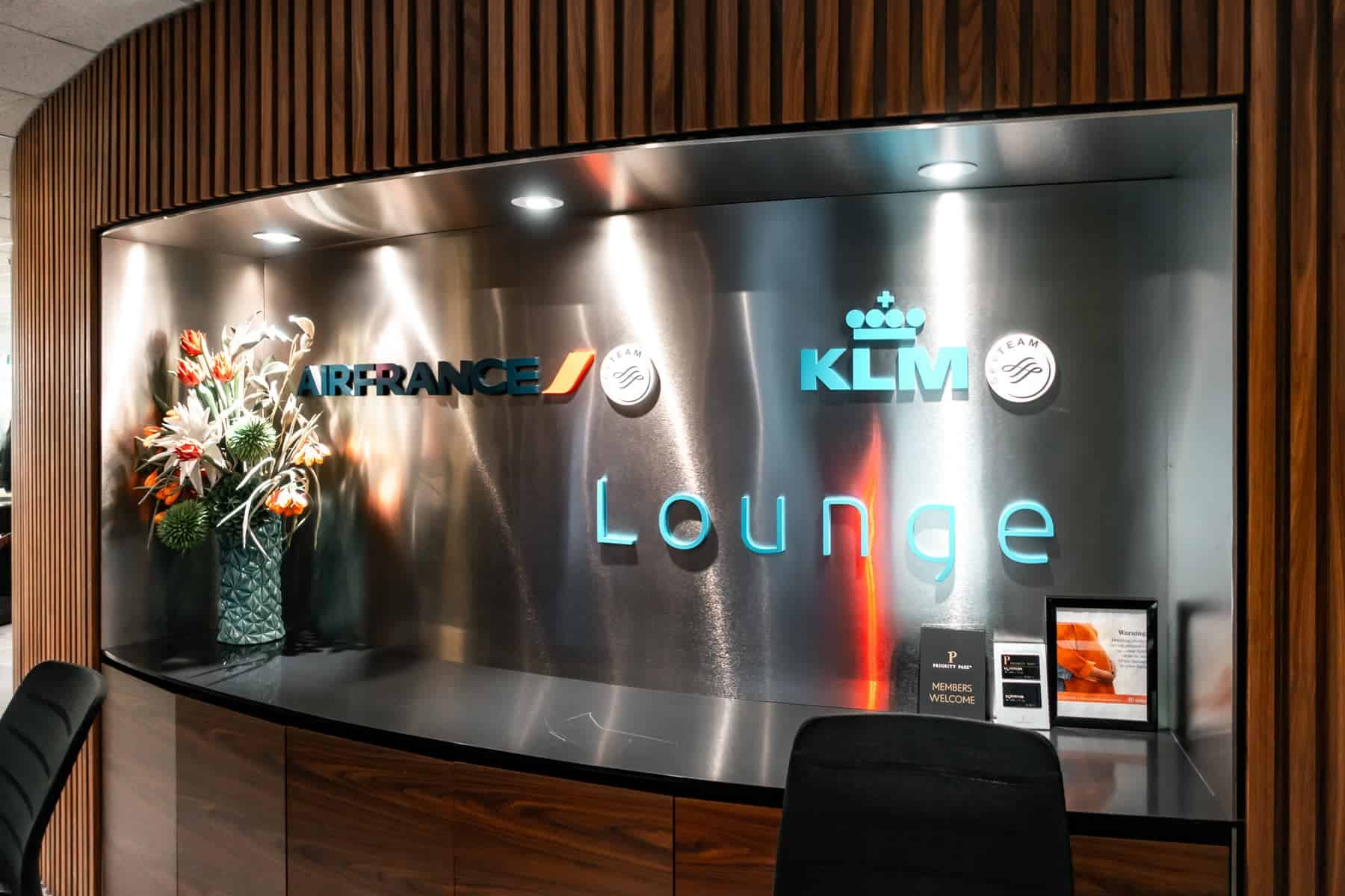 Review: Air France-KLM lounge Toronto (YYZ) - 02