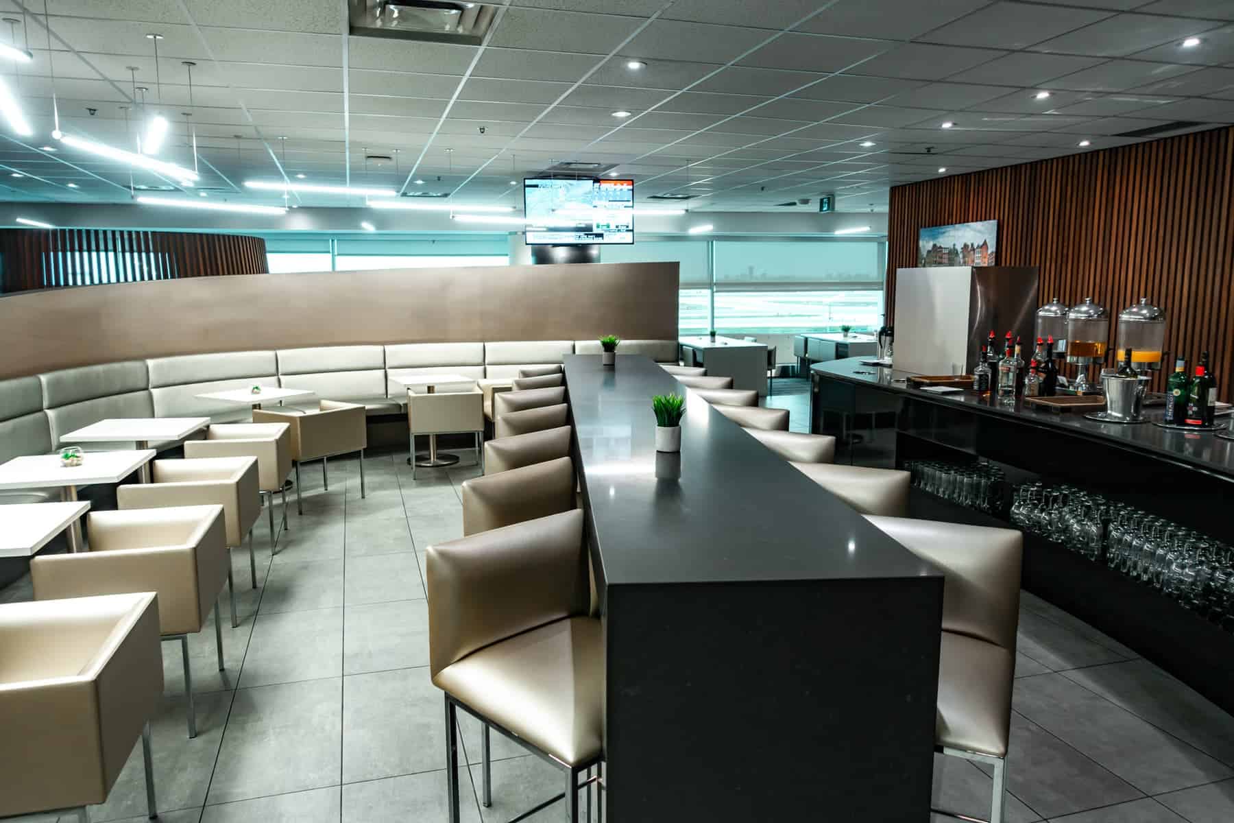 Review: Air France-KLM lounge Toronto (YYZ) - 06
