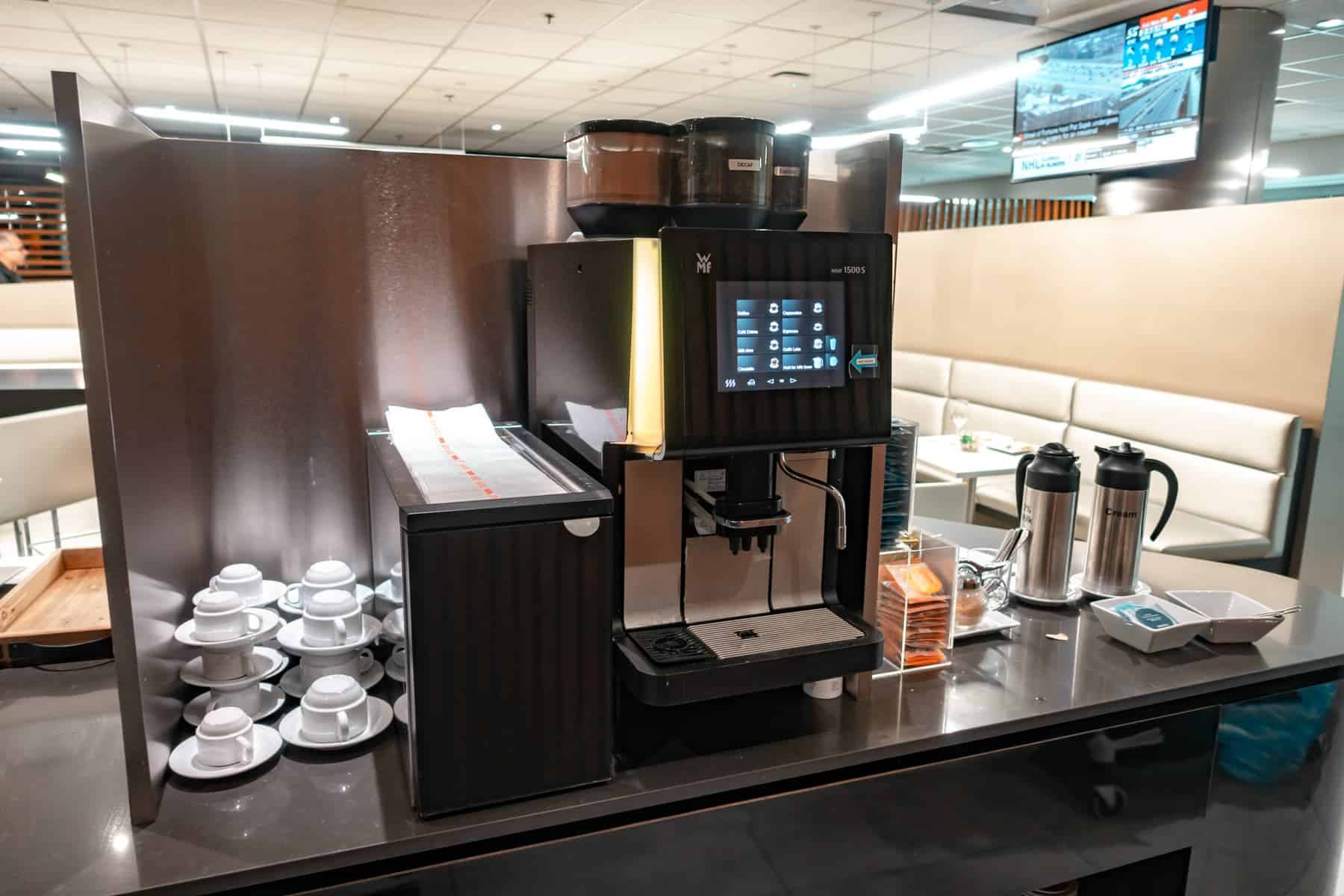 Review: Air France-KLM lounge Toronto (YYZ) - 10
