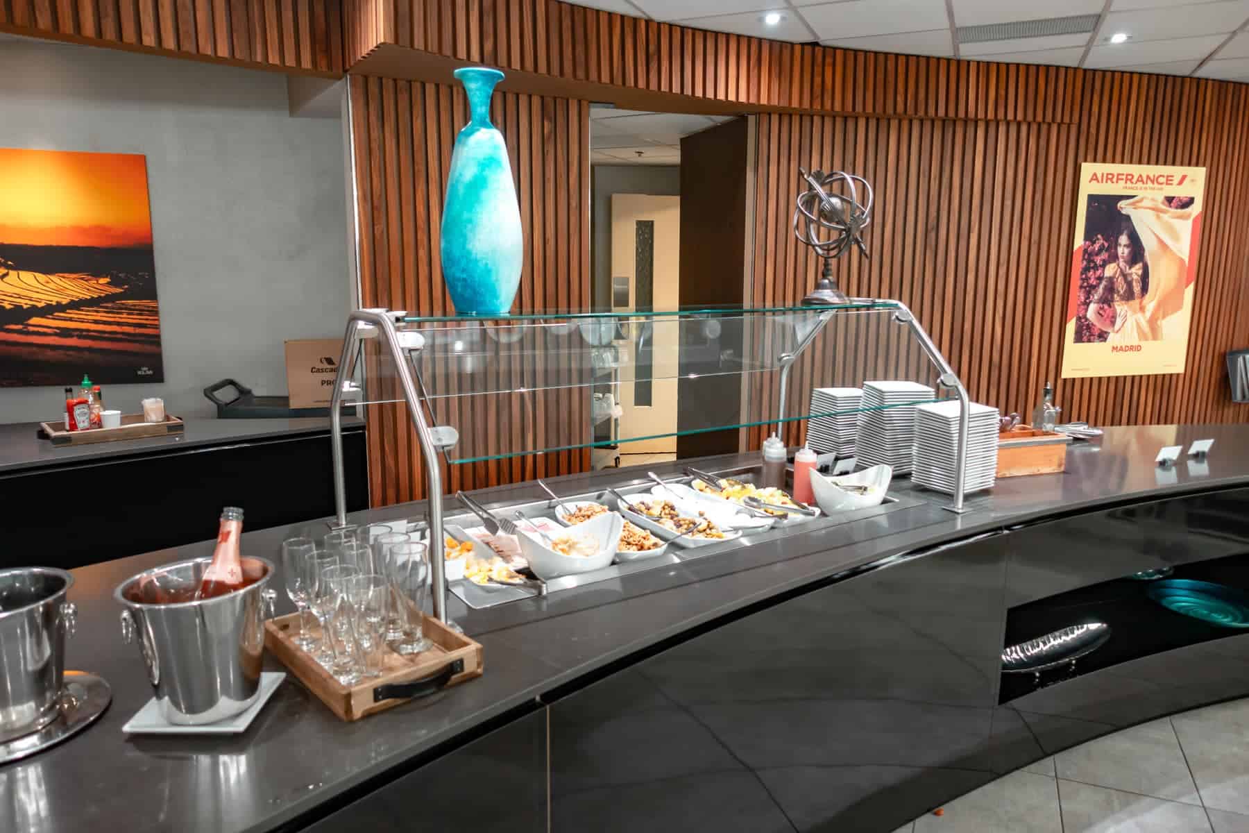 Review Air FranceKLM lounge Toronto (YYZ) Milesopedia