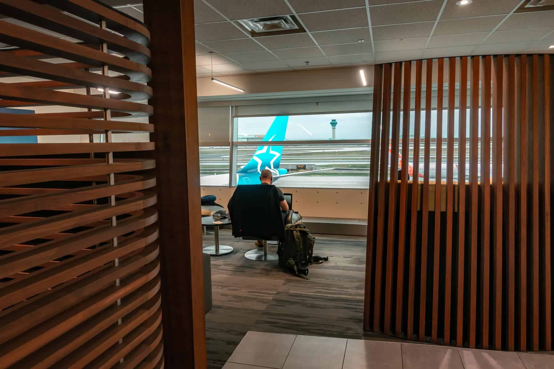 Review: Air France-KLM lounge Toronto (YYZ) - 16