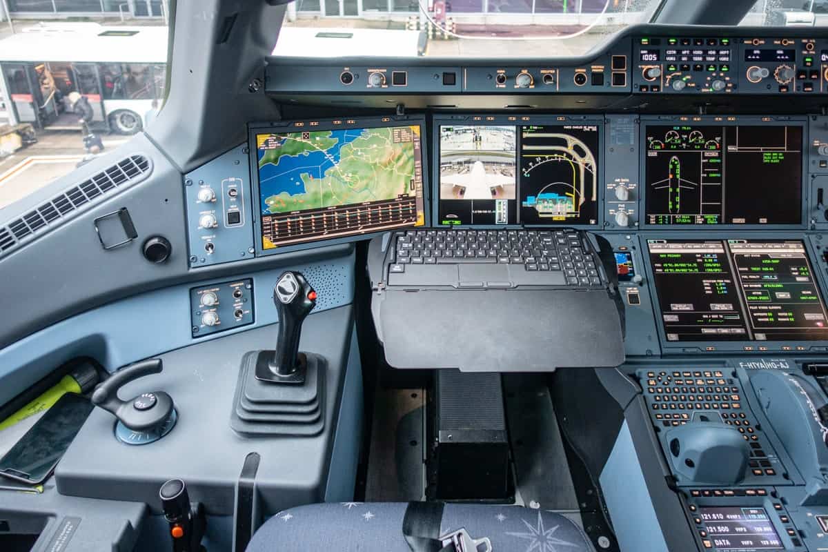 Avis : Air France A350 | Classe Business | YYZ-CDG - afa350 yyz pilotage 105
