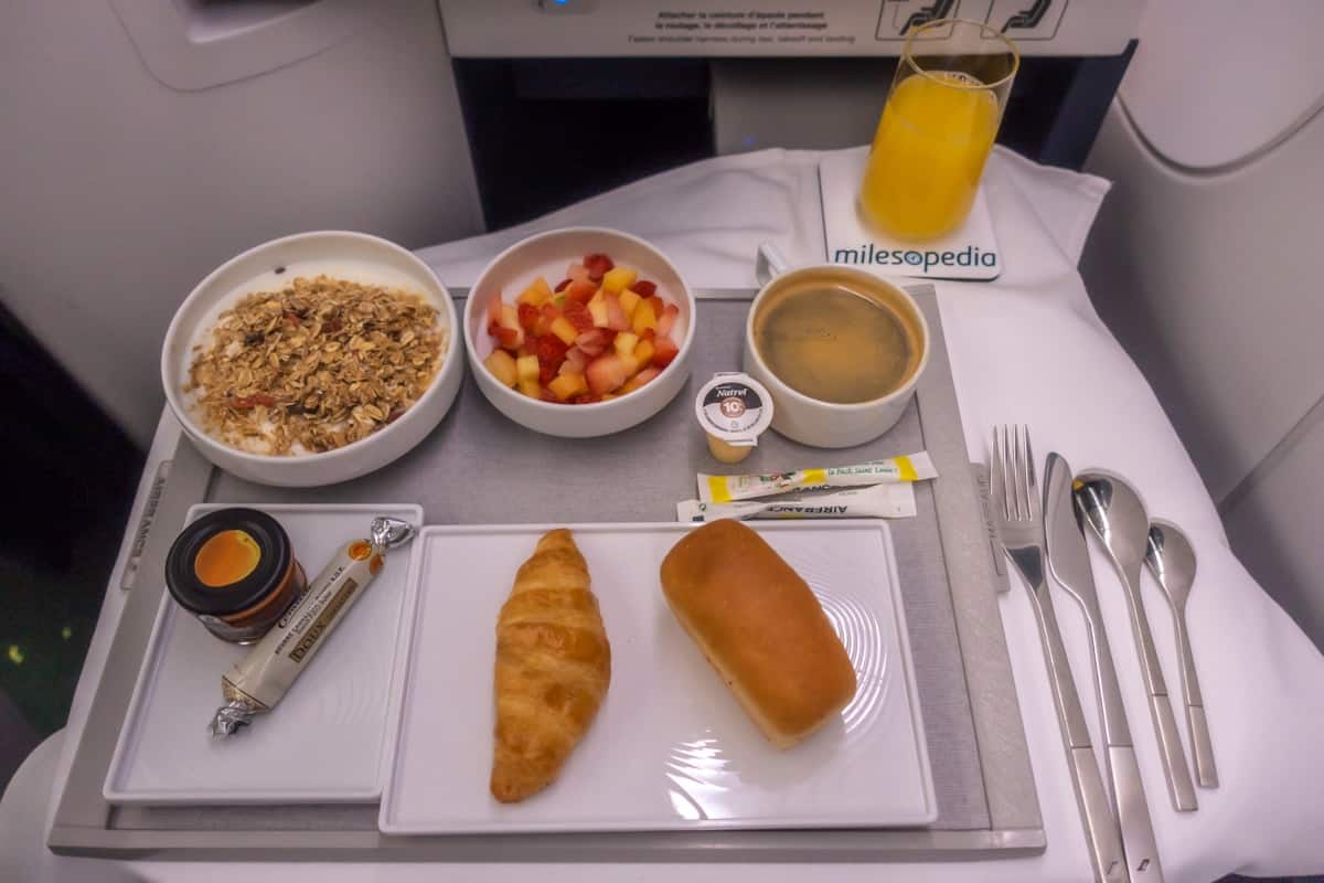 Avis : Air France A350 | Classe Business | YYZ-CDG - afa350 yyz repas 107