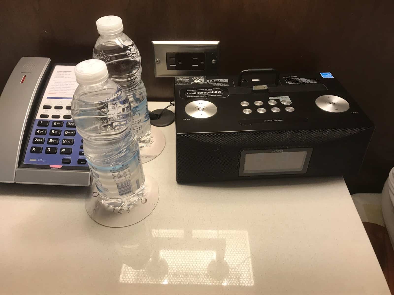 Avis&nbsp;: Delta Hotels Ottawa City Centre | Marriott Bonvoy - 2 bouteilles d'eau incluses