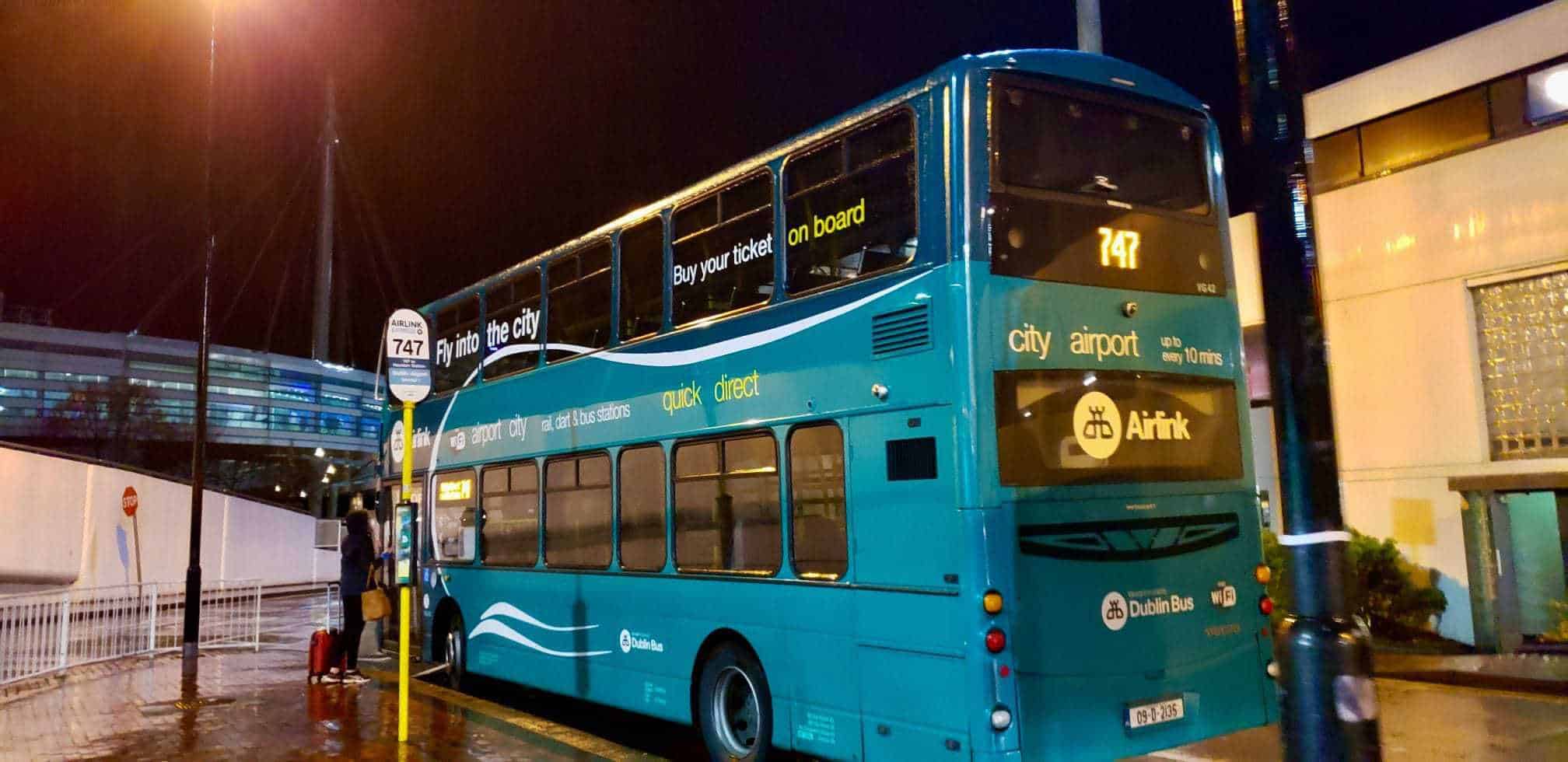 A long weekend in Dublin, Ireland - Autobus 747 à l'aéroport de Dublin, Irlande