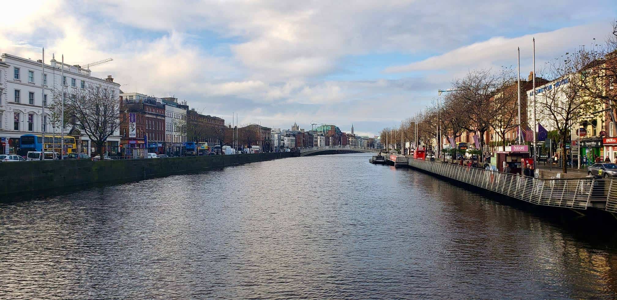 A long weekend in Dublin, Ireland - Rivière Liffey Ha'Penny Bridge