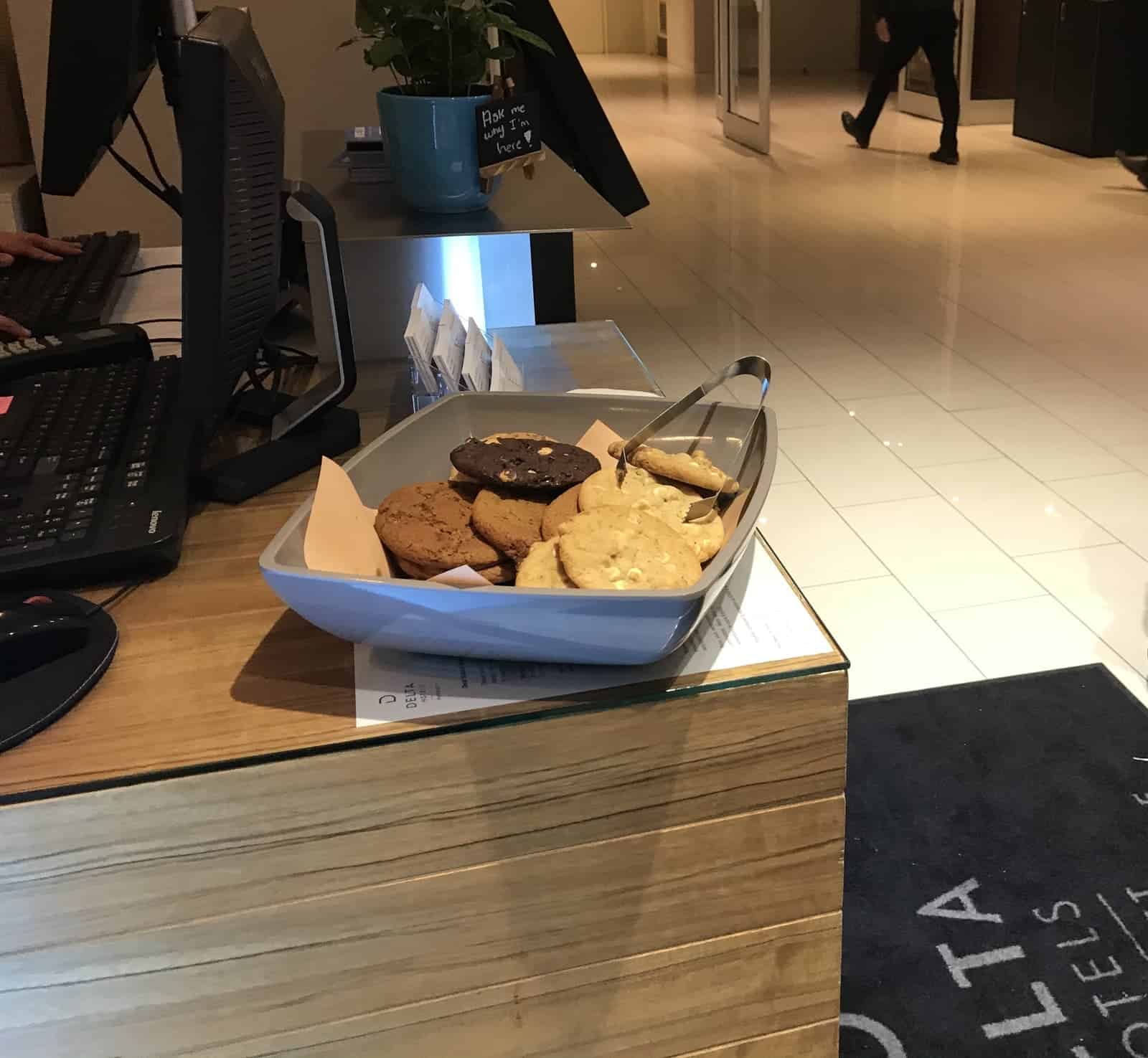 Avis&nbsp;: Delta Hotels Ottawa City Centre | Marriott Bonvoy - Biscuits à la réception