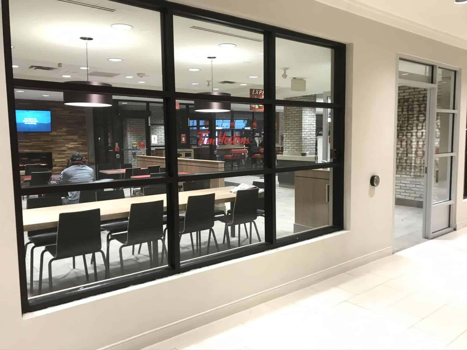 Avis&nbsp;: Delta Hotels Ottawa City Centre | Marriott Bonvoy - Tim Hortons à proximité du lobby