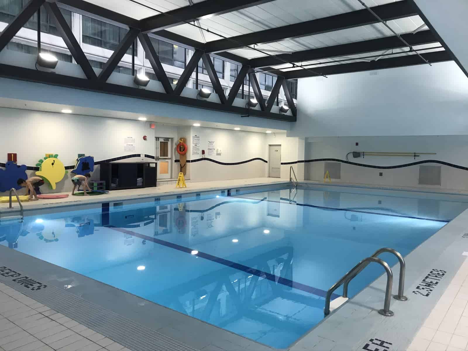 Avis&nbsp;: Delta Hotels Ottawa City Centre | Marriott Bonvoy - Vue de la piscine