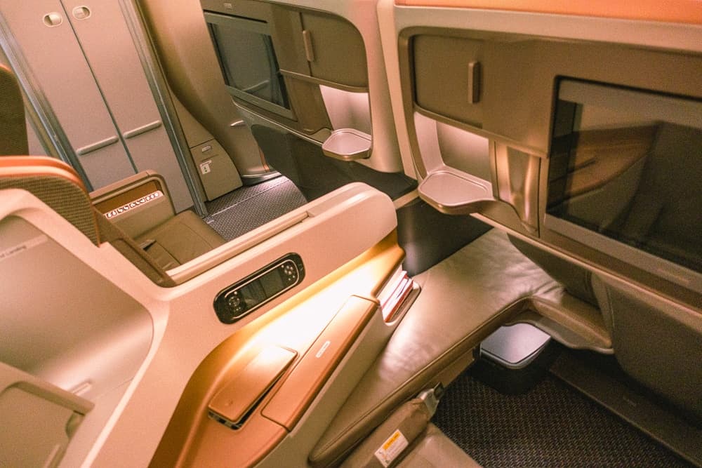 Singapore Airlines A350 Business Class 77