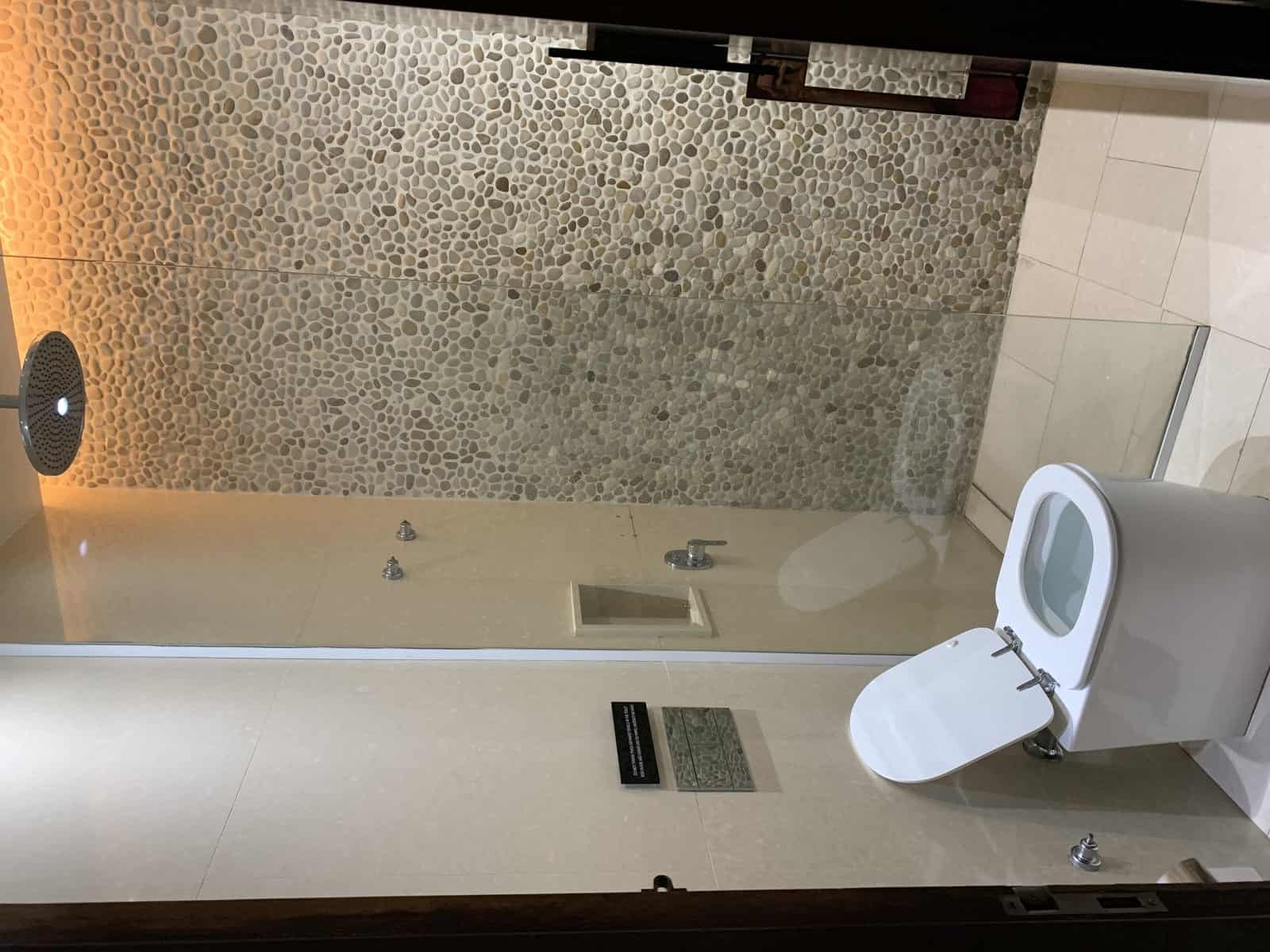 Review: Star Alliance Lounge Gharulhos International Airport (GRU) - São Paulo - gru salle de bain