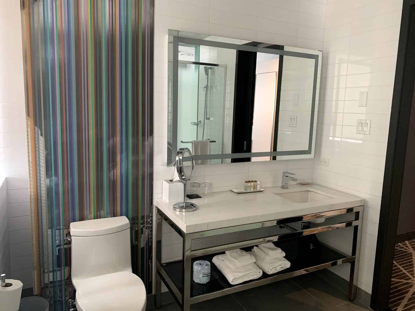 Avis&nbsp;: Renaissance Centre-ville Montréal | Marriott Bonvoy - Mur Salle De Bain