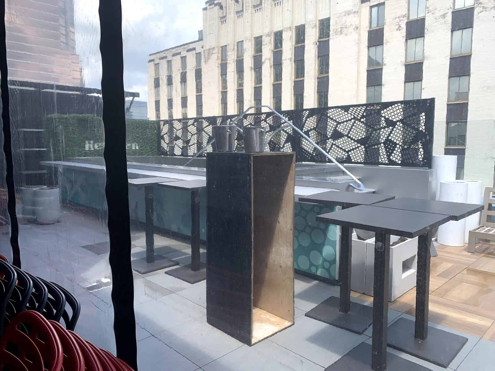 Avis&nbsp;: Renaissance Centre-ville Montréal | Marriott Bonvoy - Piscine