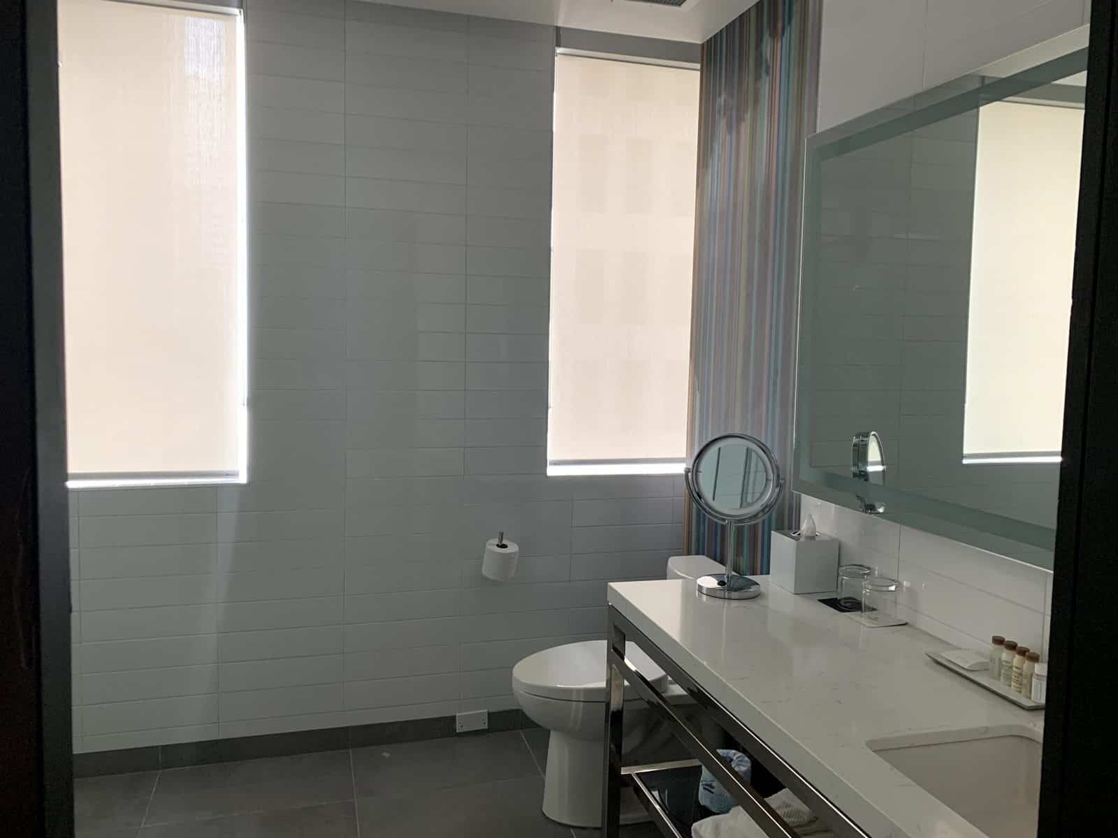 Review: Renaissance Montreal Downtown Hotel | Marriott Bonvoy - Bathroom