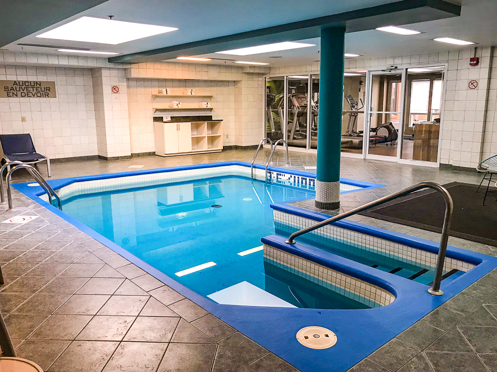 springhill-suites-vieux-montreal-piscine-2