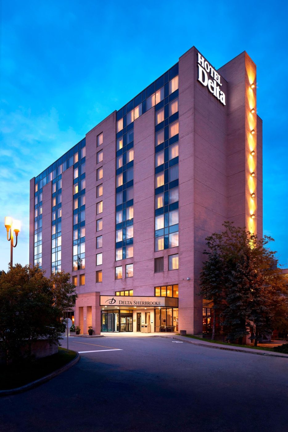 Avis : Delta Hotels Sherbrooke Conference Centre | Marriott Bonvoy - Yscdr Exterior 1264 Ver Clsc