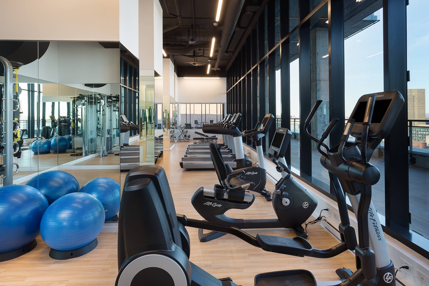 Avis&nbsp;: AC Hotel Marriott Montréal Centre-Ville | Marriott Bonvoy - Yulac Fitness 0041 Hor Clsc