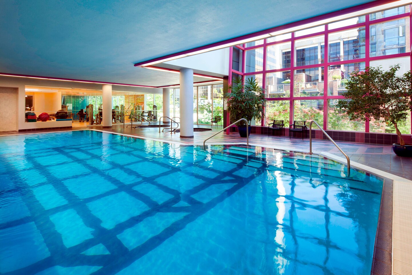 Avis&nbsp;: Sheraton Vancouver Wall Centre | Marriott Bonvoy - Sheraton Vancouver Pool