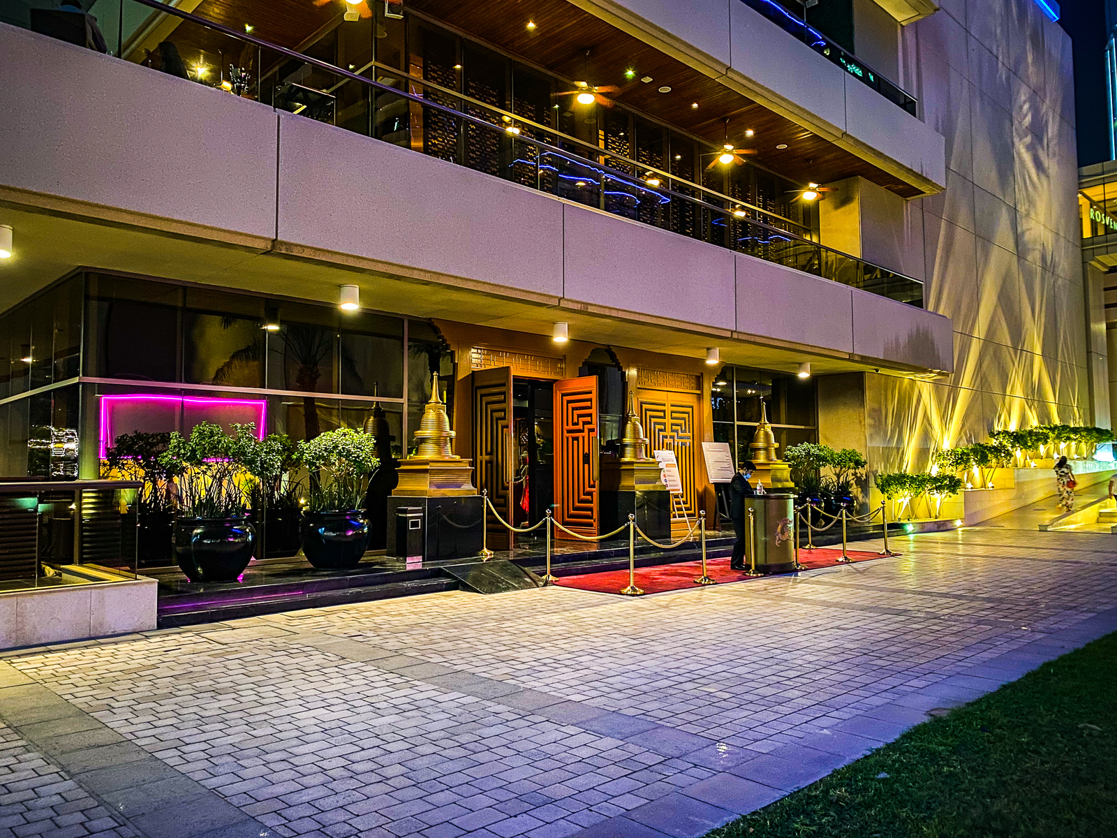 Review&nbsp;: Grosvenor House, a Luxury Collection Hotel, Dubai | Marriott Bonvoy - Buddha Bar Entrance