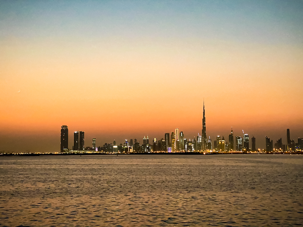 Coucher de soleil sur Dubai Creek Harbour View