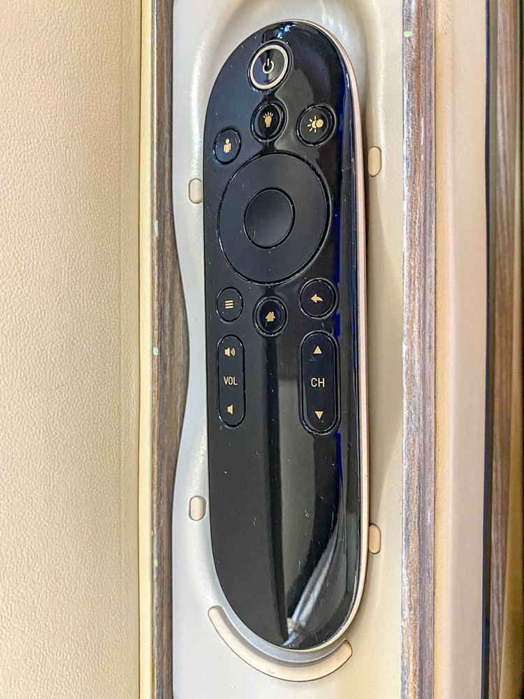 Review: Emirates B777 - New First Class - accessoires 053