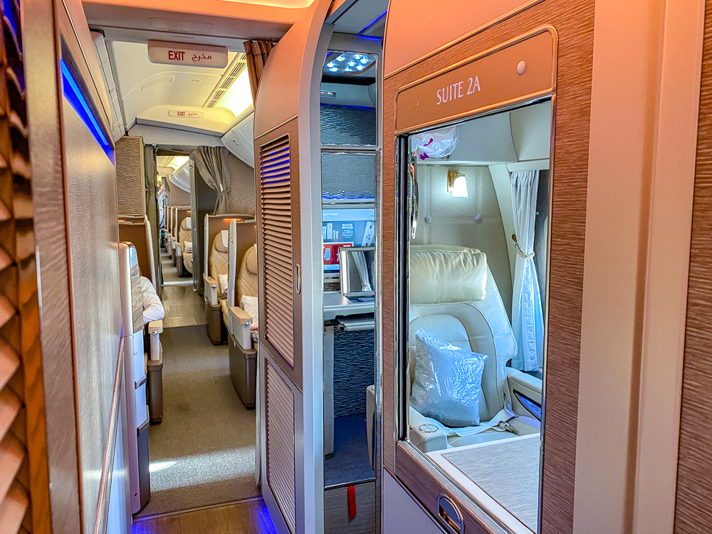 emirates nouvelle première classe – couloir
