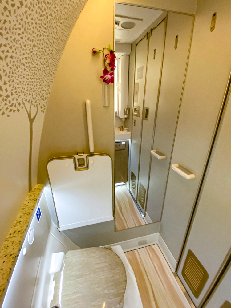 emirates nouvelle première classe – salle de bain 076