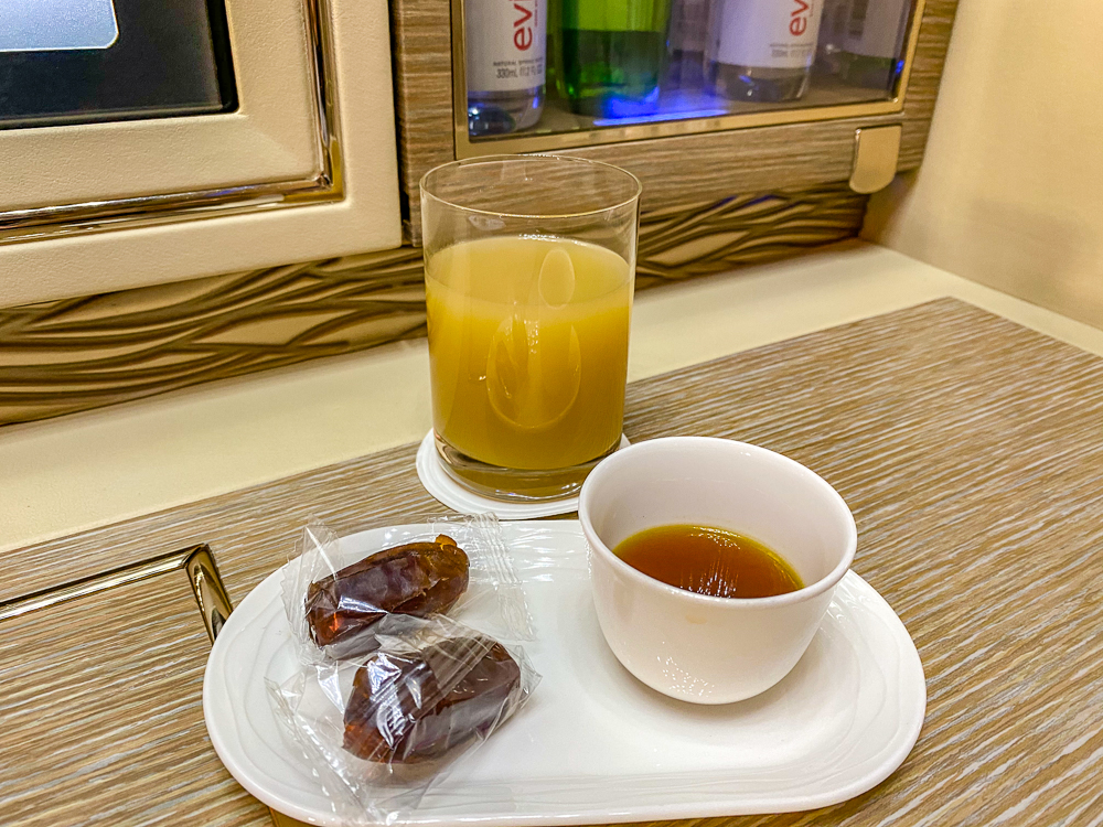 emirates nouvelle première classe – service café arabe 2