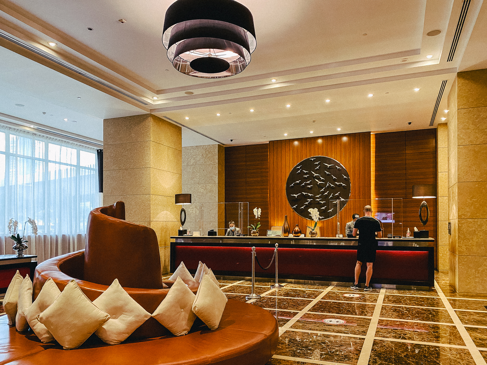 Review&nbsp;: Grosvenor House, a Luxury Collection Hotel, Dubai | Marriott Bonvoy - grosvenor house, a luxury collection hotel, dubai-reception