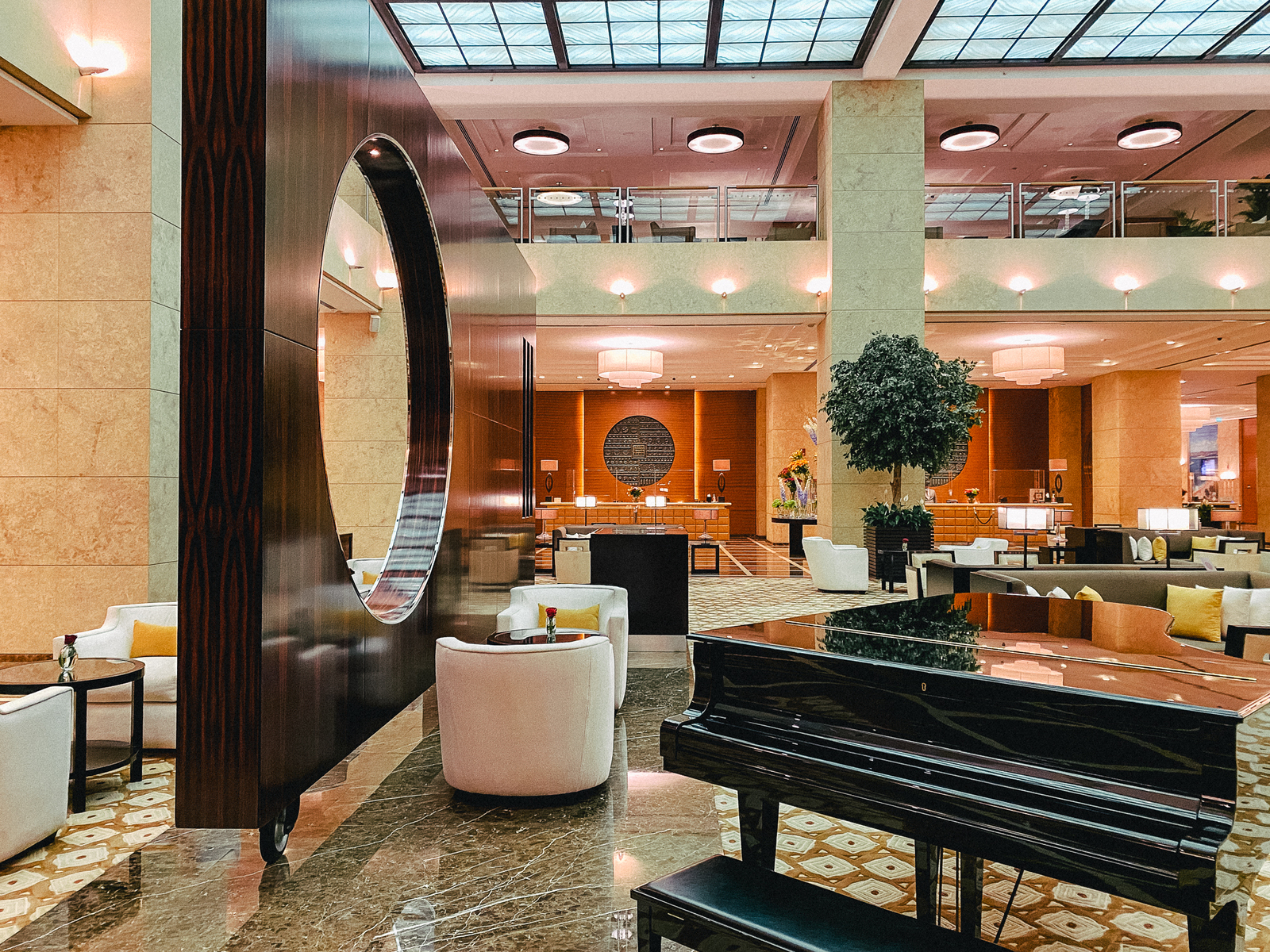 Review&nbsp;: Grosvenor House, a Luxury Collection Hotel, Dubai | Marriott Bonvoy - grosvenor house, a luxury collection hotel, dubai-tour 1 receptiontour 1 reception2