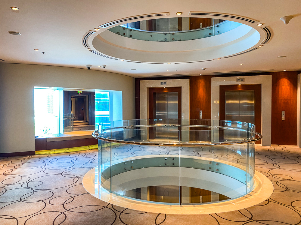 Jw Marriott Marquis Dubai Hall Ascenseurs