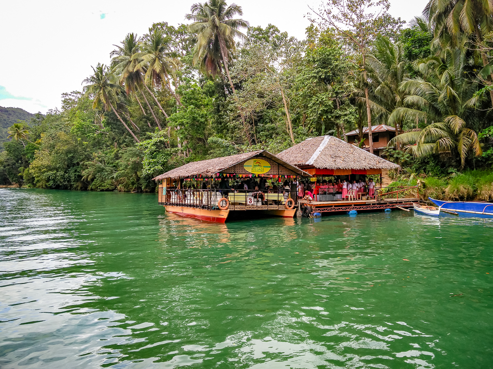 07 – bateau-restaurant sur la rivière loboc – bohol